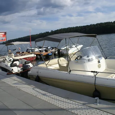 Nad Jeziorem アパート Mikołajki